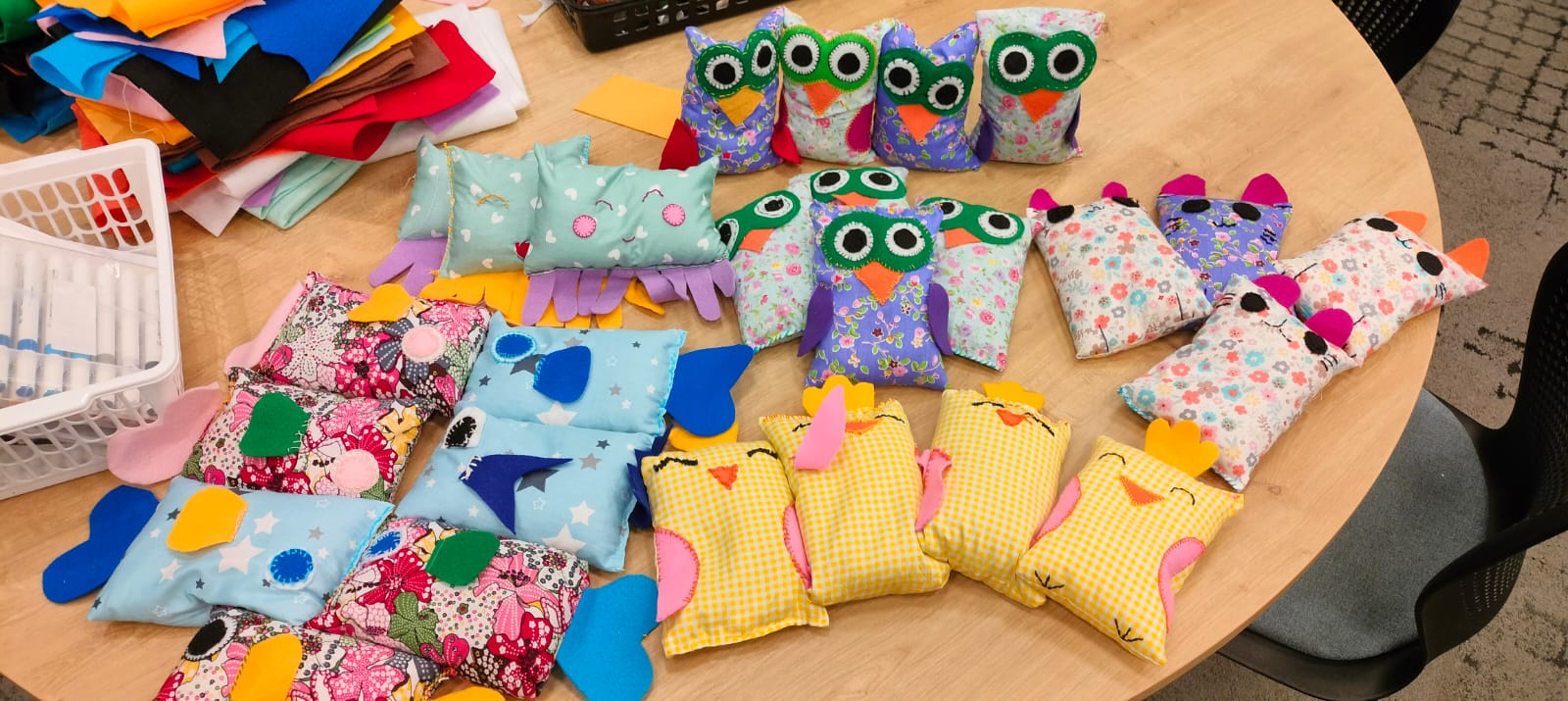 כריות חימום שנתפרו עבור ילדים המתמודדים עם סרטן